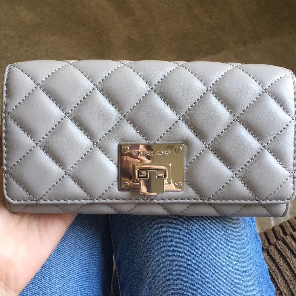 Michael kors wallet
